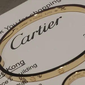 سوار ذهب ناعم بتصميم بسيط