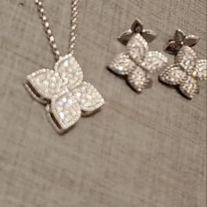 أقراط مناسبة للاستخدام اليومي