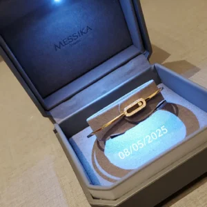 طقم ذهب ناعم (قلادة + أقراط)