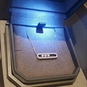 طقم ذهب أبيض راقٍ