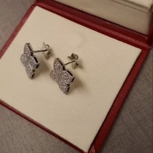 أقراط فاخرة للمناسبات