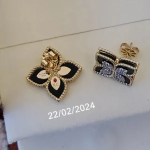 أقراط دائرية عصرية